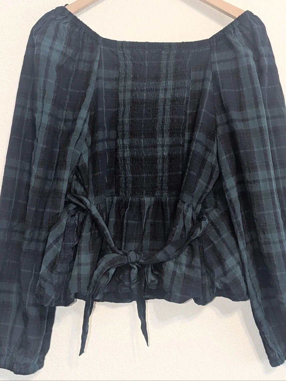 Old Navy Plaid Smocked Seersucker Wrap Blouse Puff Sleeve Tartan Top Large